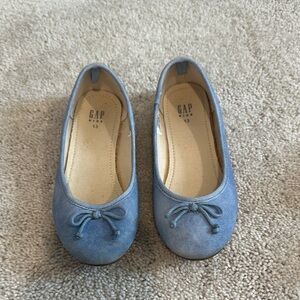 Gap kids slip on shoes-size 13